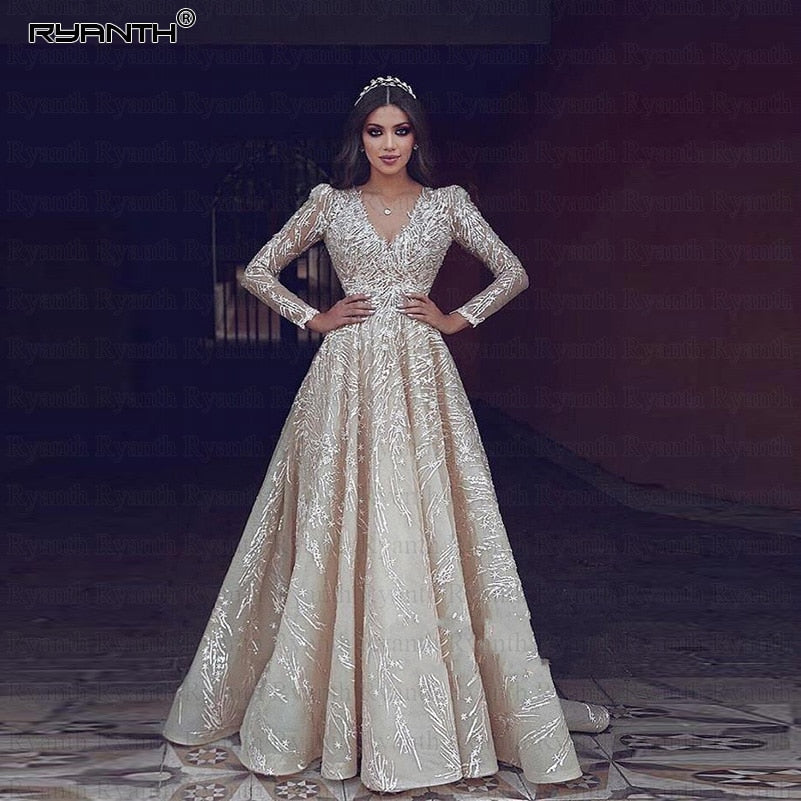 Luxury Long Sleeve Princess V Neck Lace Wedding Gown